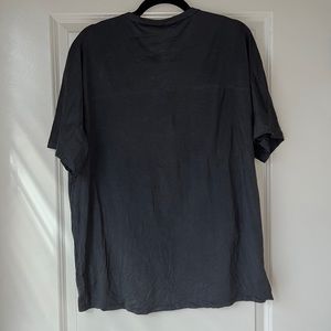 Men’s Lululemon The Fundamental Pocket T-Shirt, Size Large